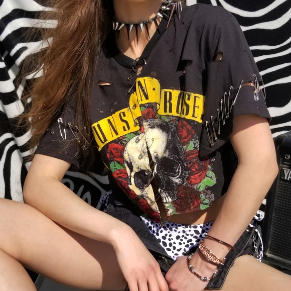 Custom graphic tee - Picture 4 of 10